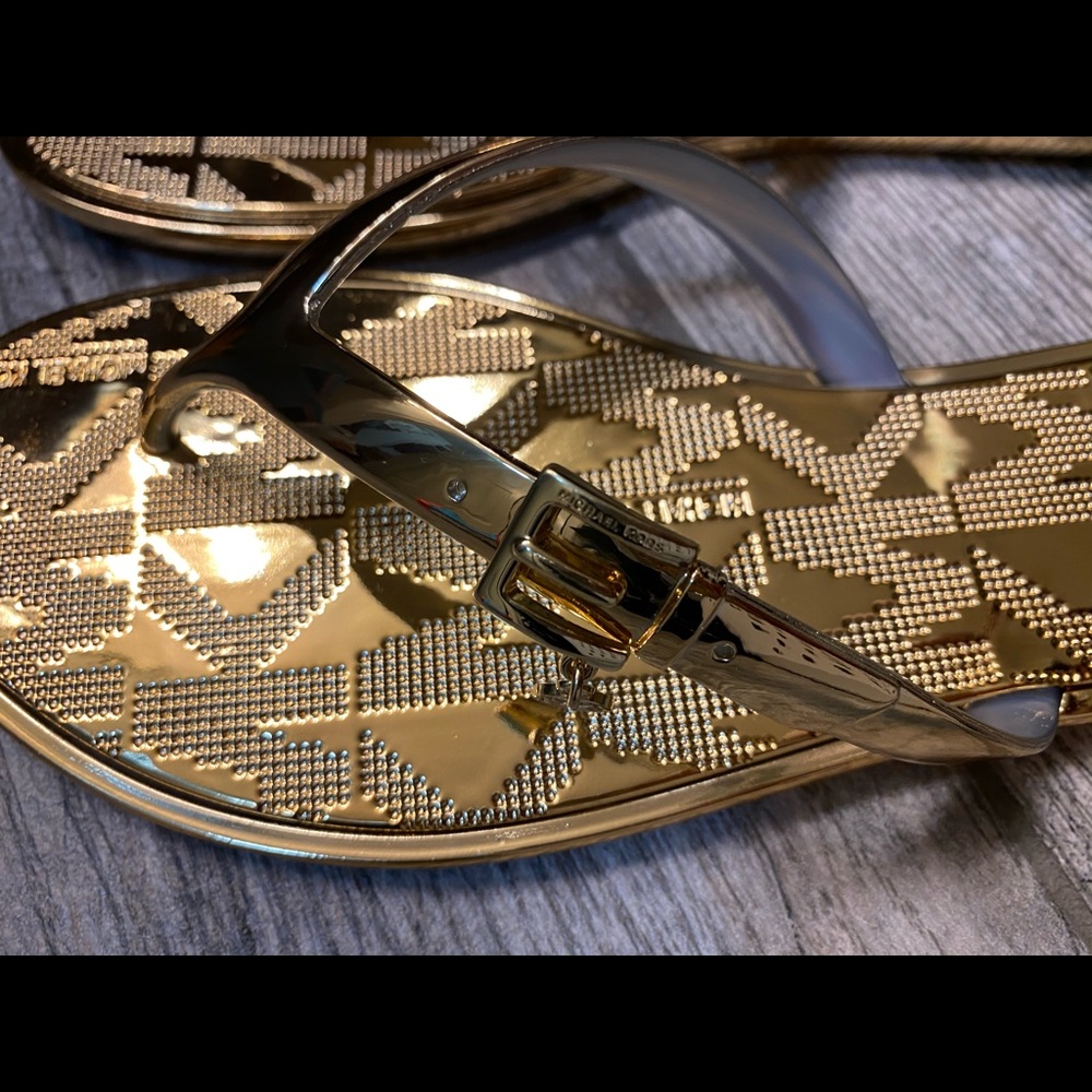 NWT Michael Kors flat sandal thong gold Emory - Picture 2 of 5